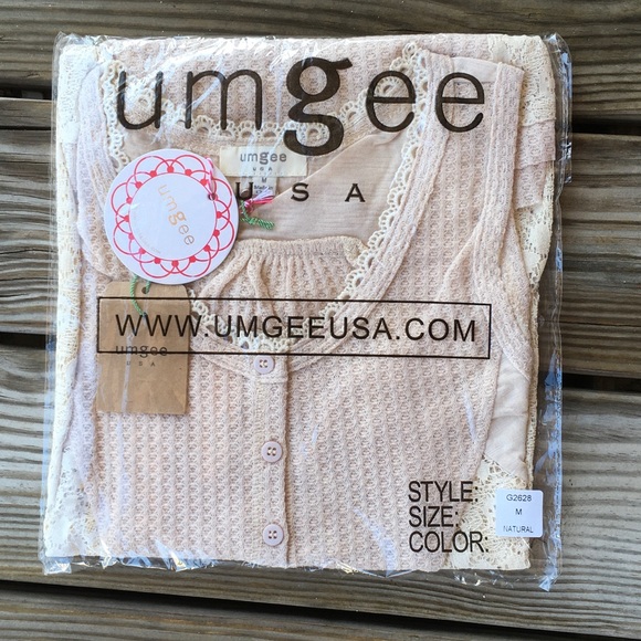 UMGEE NATURAL SLEEVELESS WAFFLE KNIT & LACE TOP - Picture 6 of 6